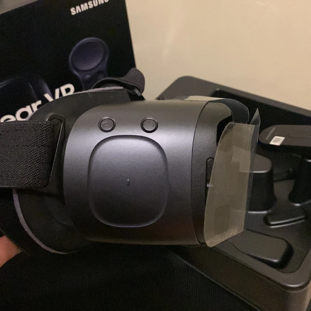 SAMSUNG GEAR VR W/controller